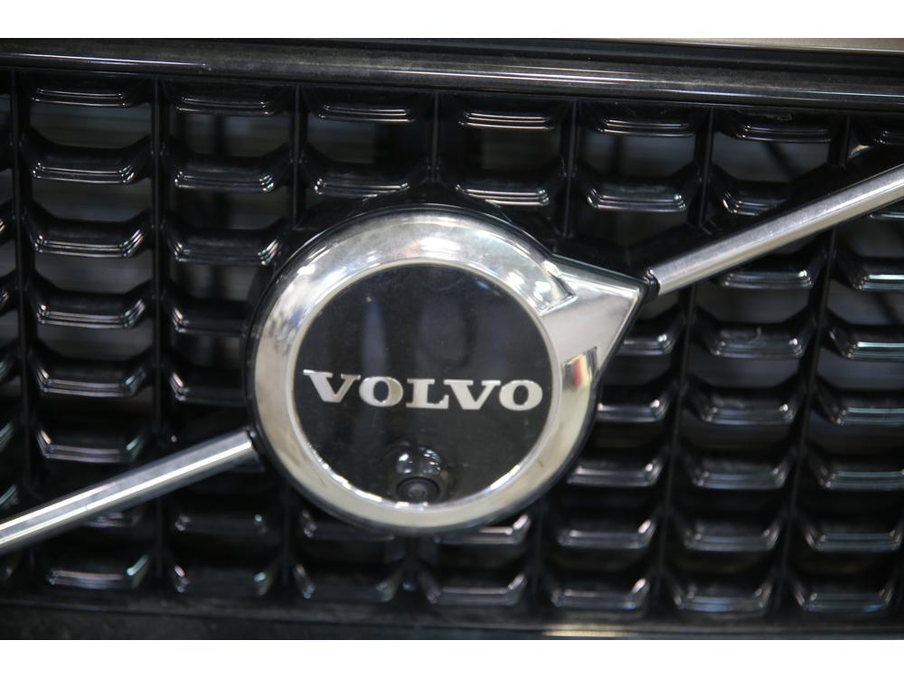 Volvo XC60 B6 AWD Plus - Dark 2023 à vendre à Trois-Rivières - 12