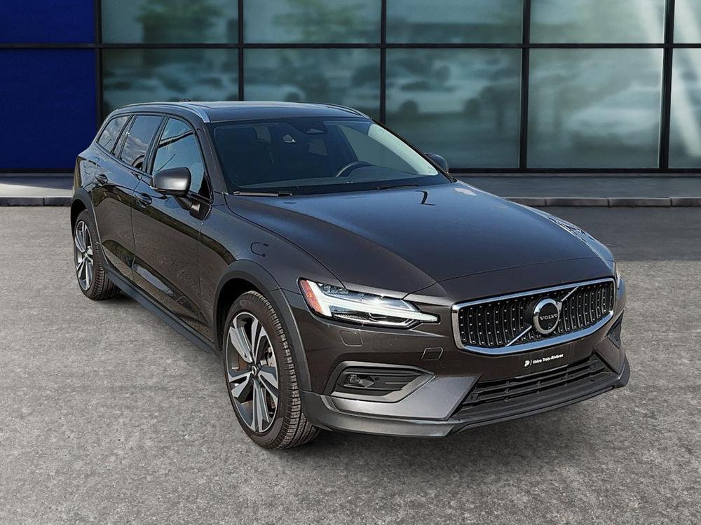 Volvo V60 Cross Country B5 AWD Plus 2024 à vendre à Trois-Rivières - 3