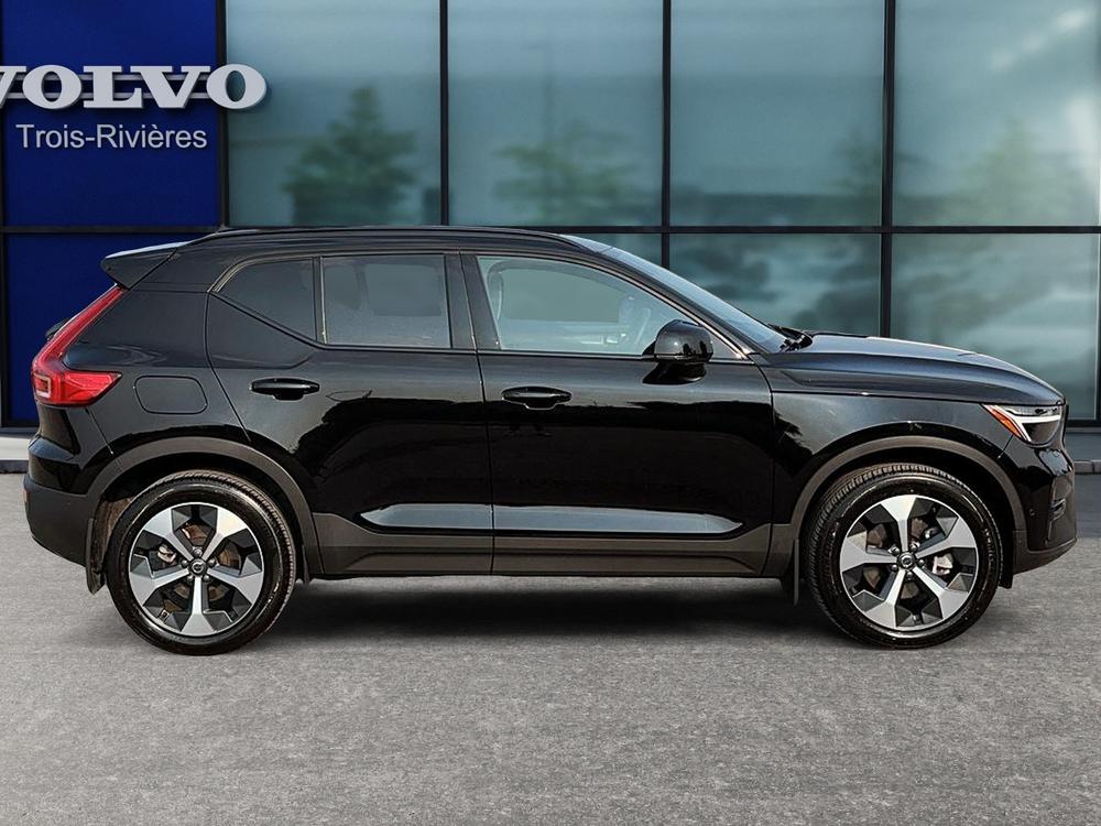 Volvo XC40 B5 AWD Plus Dark Theme 2024 à vendre à Trois-Rivières - 4