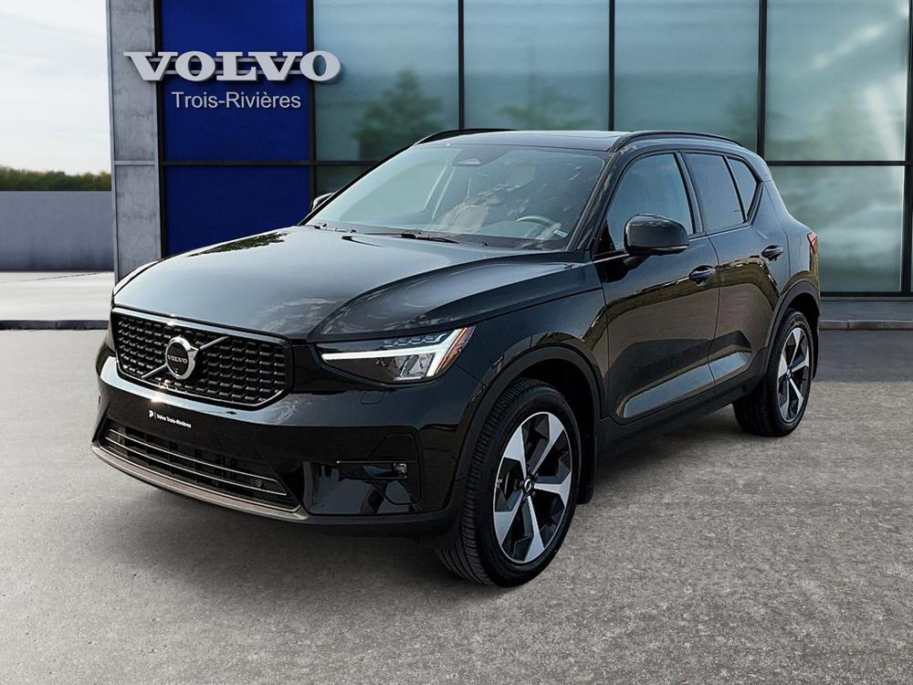 Volvo XC40 B5 AWD Plus Dark Theme 2024 à vendre à Trois-Rivières - 1