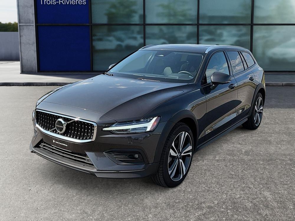 Volvo V60 Cross Country B5 AWD Plus