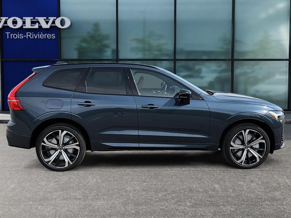 Volvo XC60 hybride branchable XC60 Plug-In Hybrid T8 AWD Ultra Dark Theme 2025 à vendre à Trois-Rivières - 4