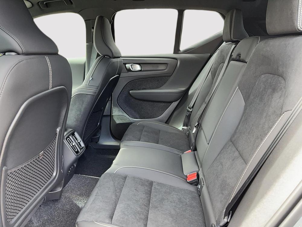 Volvo XC40 B5 AWD Plus Dark Theme 2025 à vendre à Trois-Rivières - 13