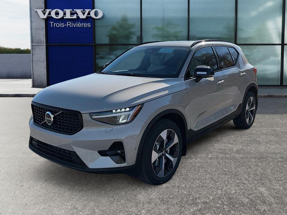 Volvo XC40 B5 AWD Plus Dark Theme