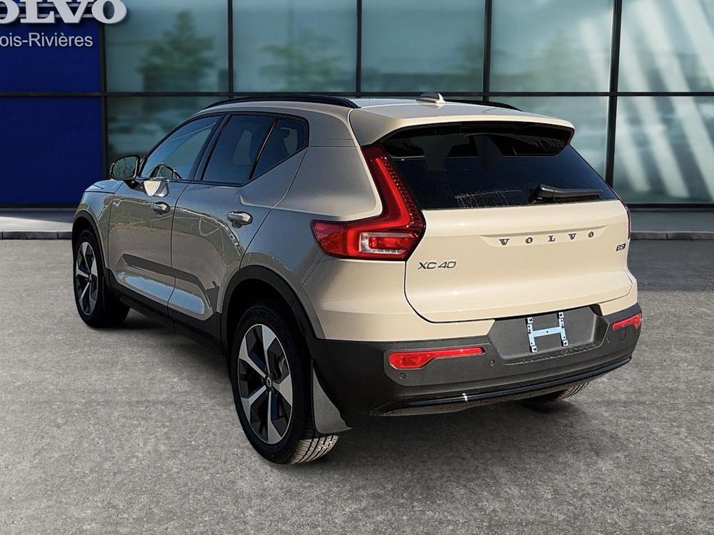 Volvo XC40 B5 AWD Plus Dark Theme 2025 à vendre à Trois-Rivières - 7