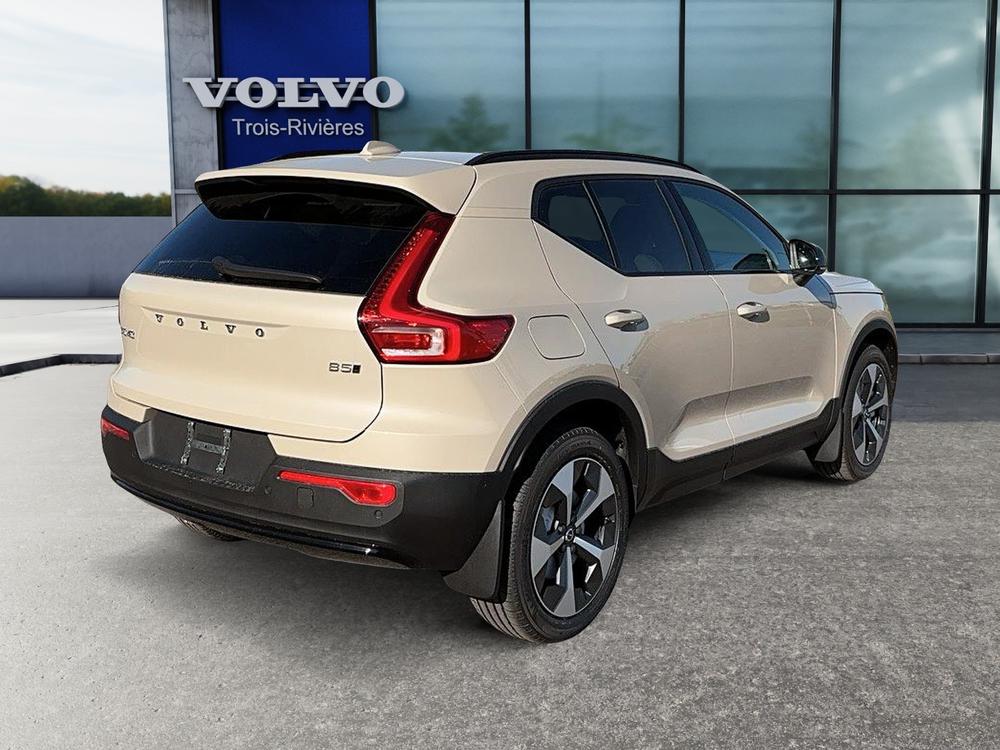 Volvo XC40 B5 AWD Plus Dark Theme 2025 à vendre à Trois-Rivières - 5