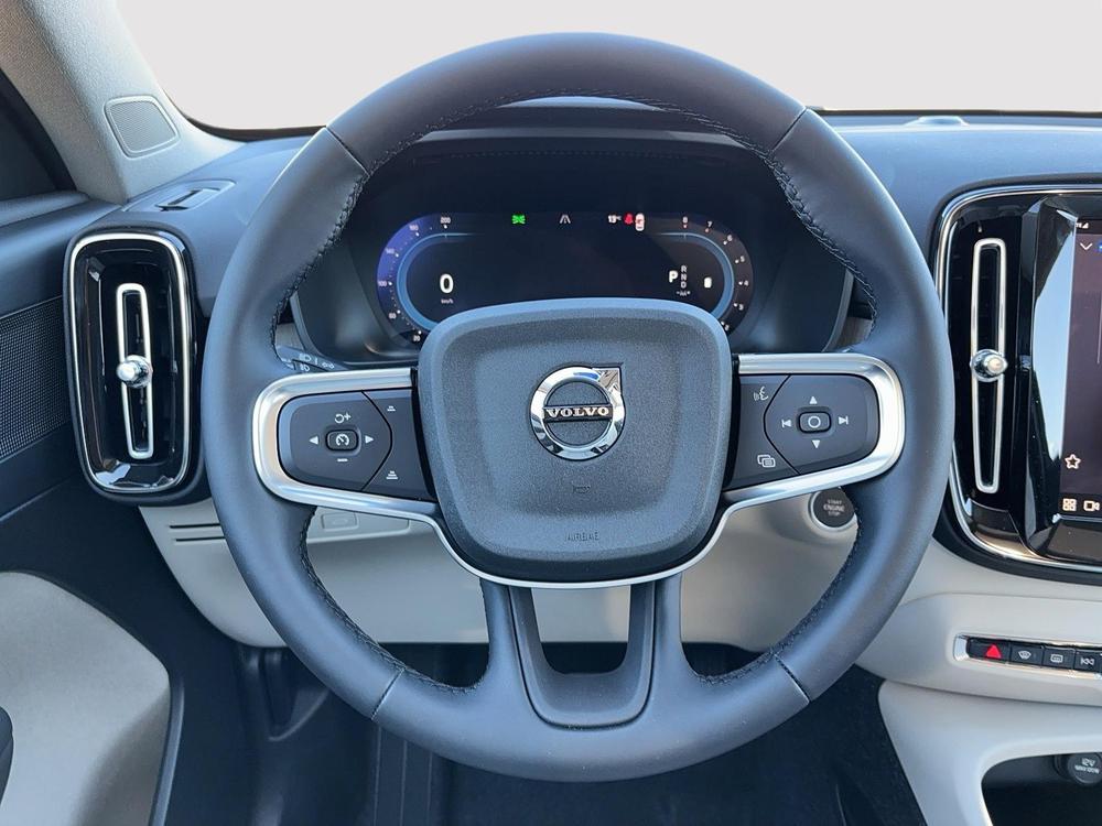 Volvo XC40 B5 AWD Plus Dark Theme 2025 à vendre à Trois-Rivières - 15