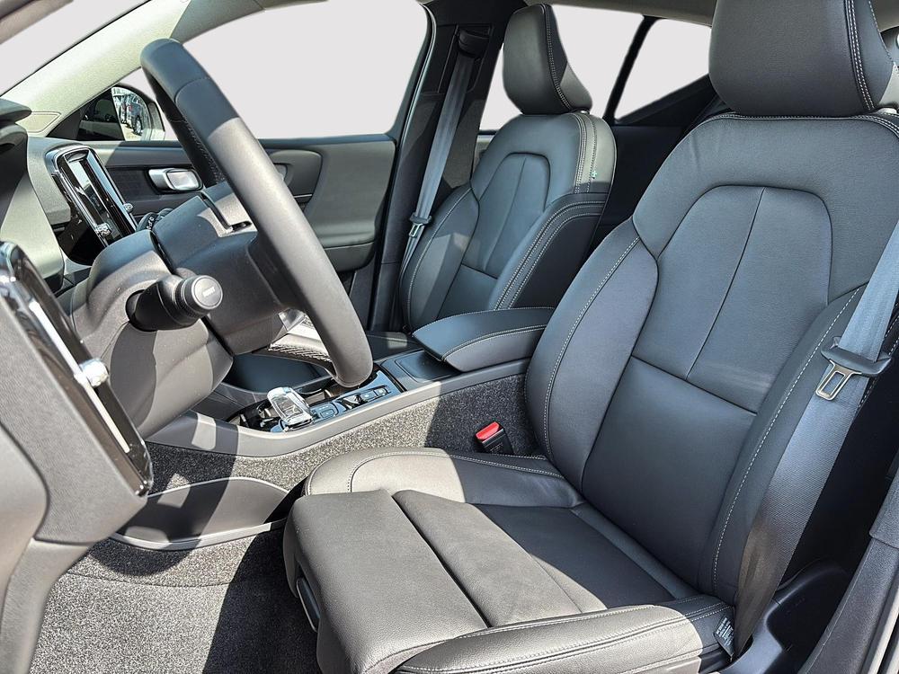 Volvo XC40 B5 AWD Plus Dark Theme 2025 neuf à vendre - 11