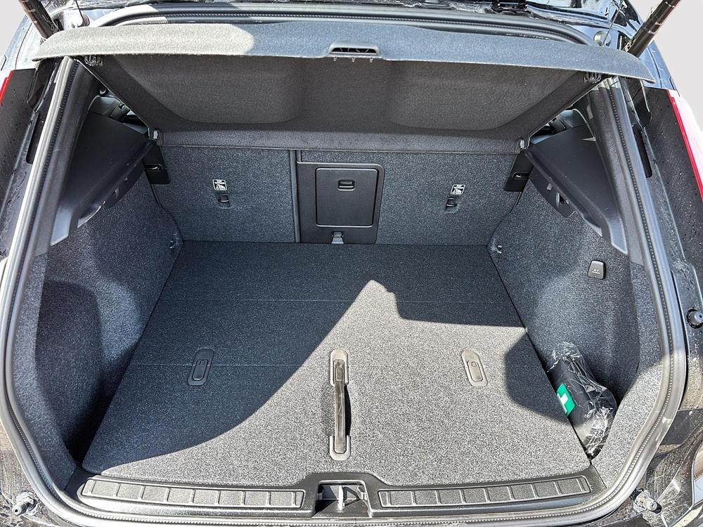 Volvo XC40 B5 AWD Plus Dark Theme 2025 neuf à vendre - 12