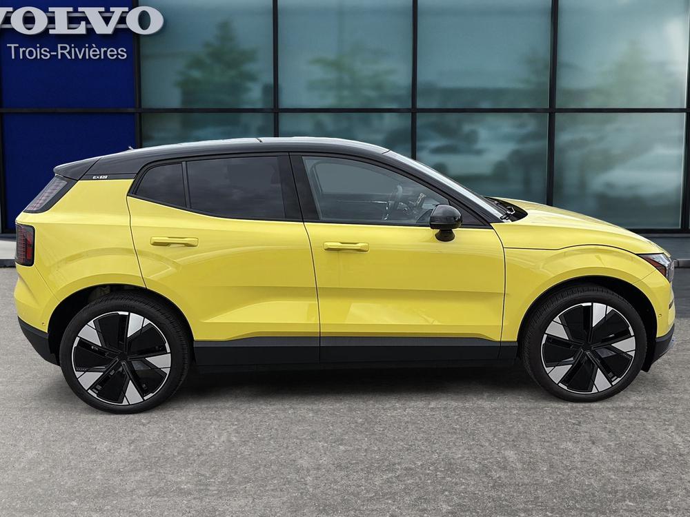 Volvo EX30 Single Motor Extended Range RWD Ultra 2025 neuf à vendre - 4