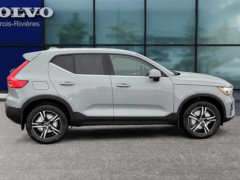 Volvo XC40 B5 AWD Core Bright Theme 2025 à vendre à Trois-Rivières - 4