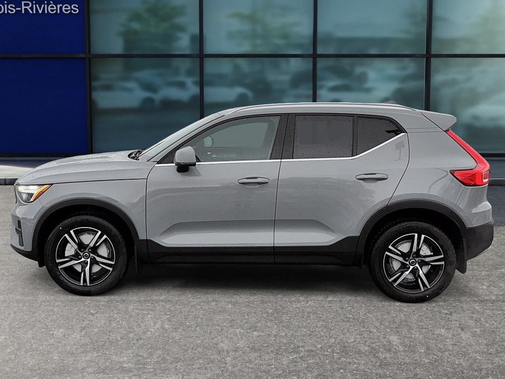 Volvo XC40 B5 AWD Core Bright Theme 2025 à vendre à Trois-Rivières - 8