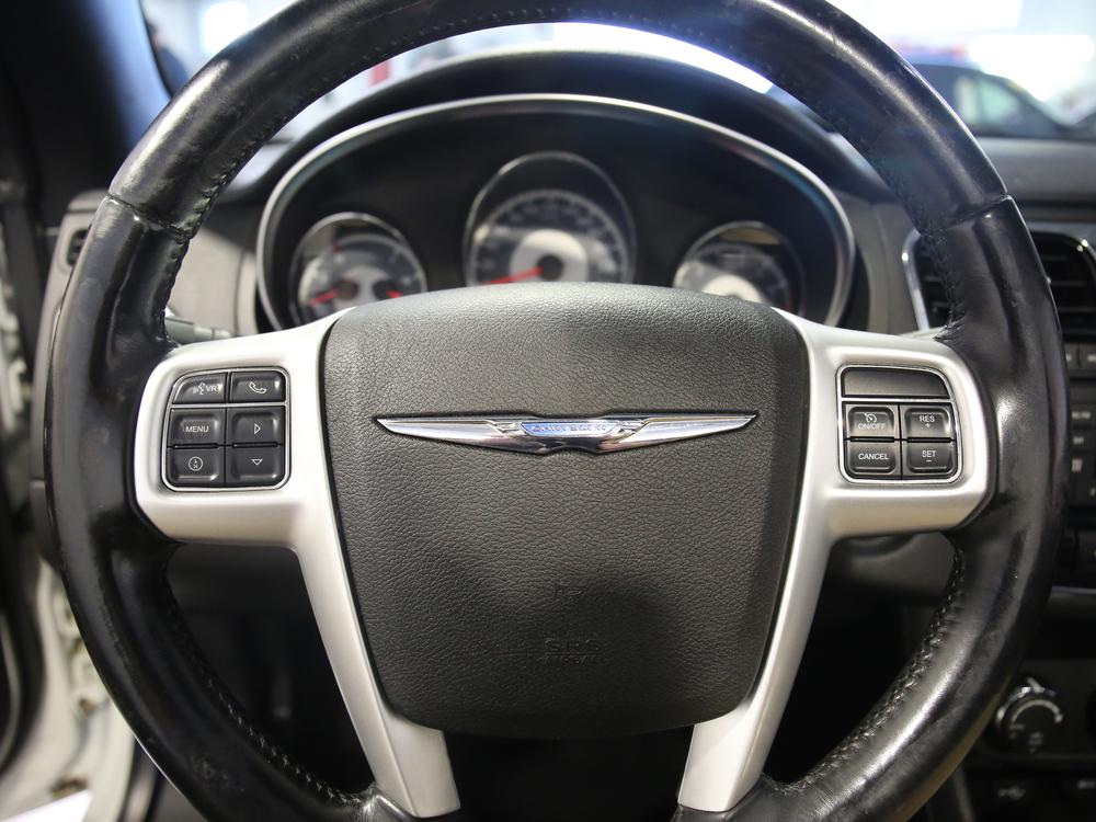 Chrysler 200 CONVERTIBLE 2011