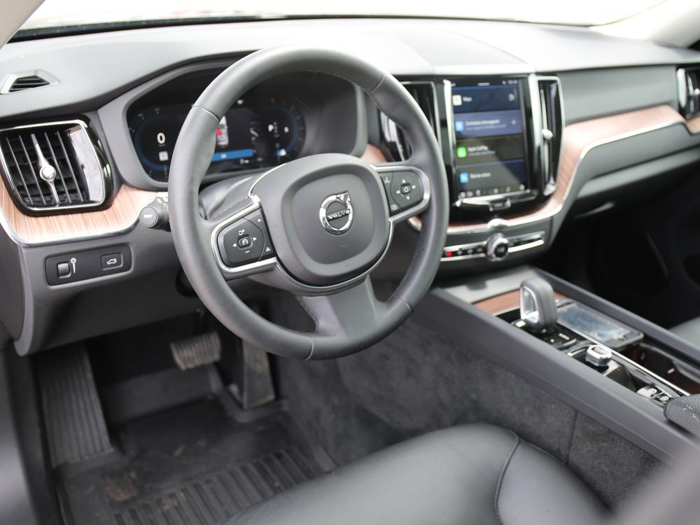 Volvo XC60 Momentum 2022 à vendre à Shawinigan - 21
