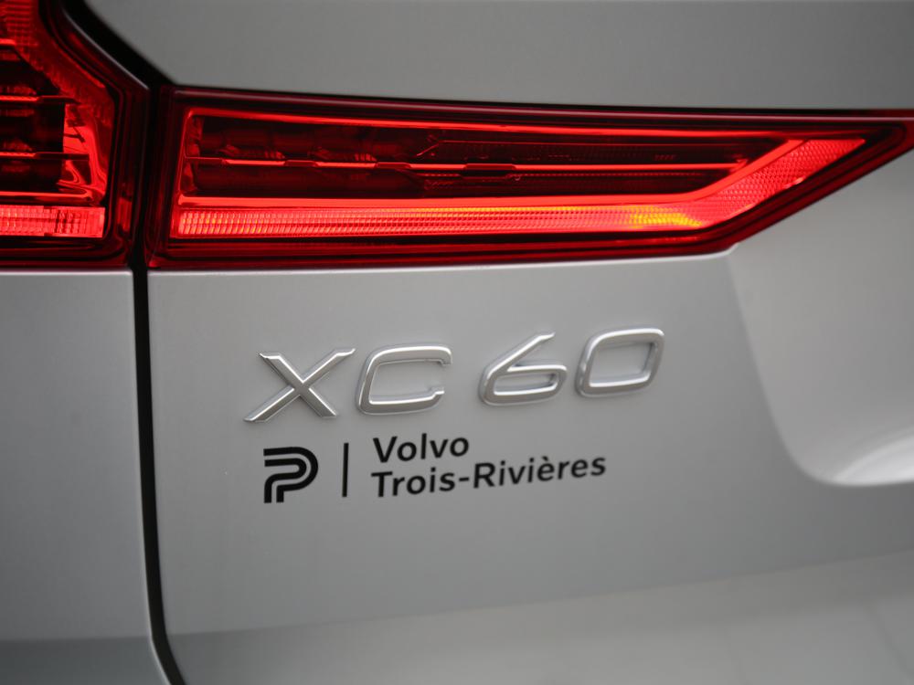 Volvo XC60 B6 R-Design 2022 à vendre à Trois-Rivières - 13