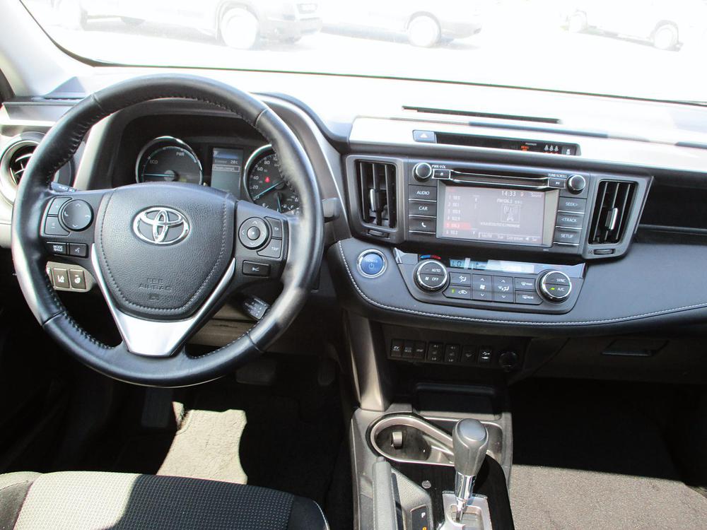 Toyota RAV4 HYBRID XLE 2018 à vendre à Trois-Rivières - 12