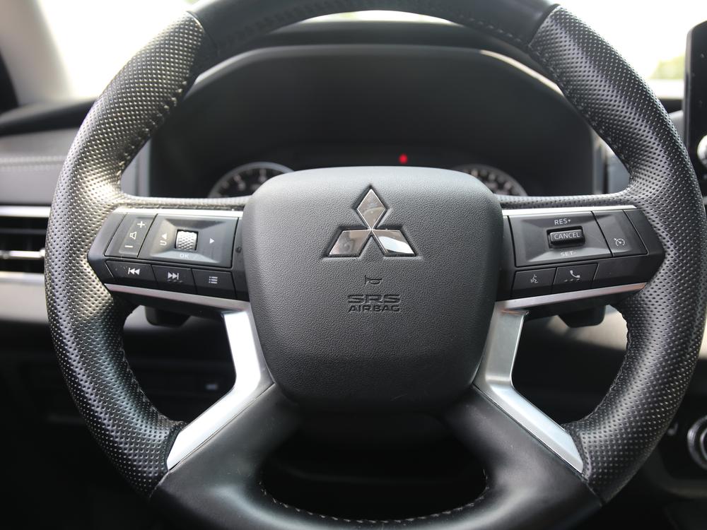 Mitsubishi Outlander SE, AWD 2022