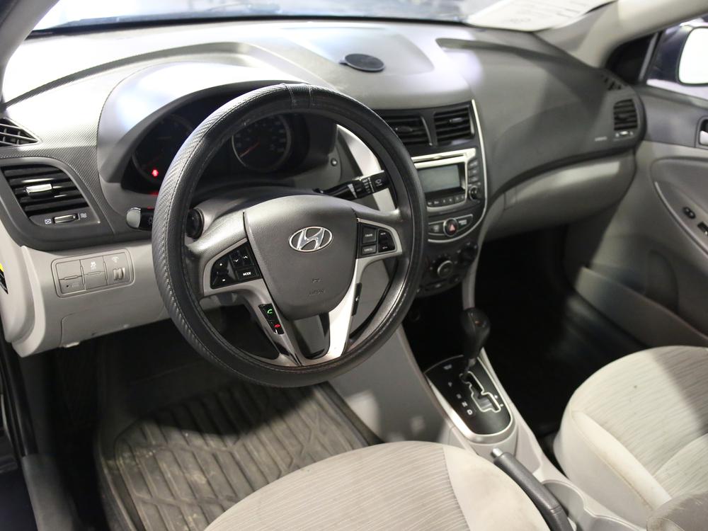 Hyundai Accent GL 2016 à vendre à Donnacona - 16