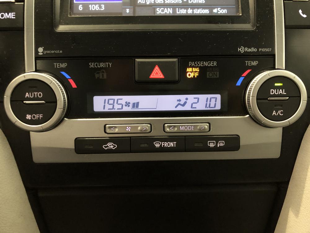 Toyota Camry Hybrid XLE 2014 à vendre à Trois-Rivières - 26