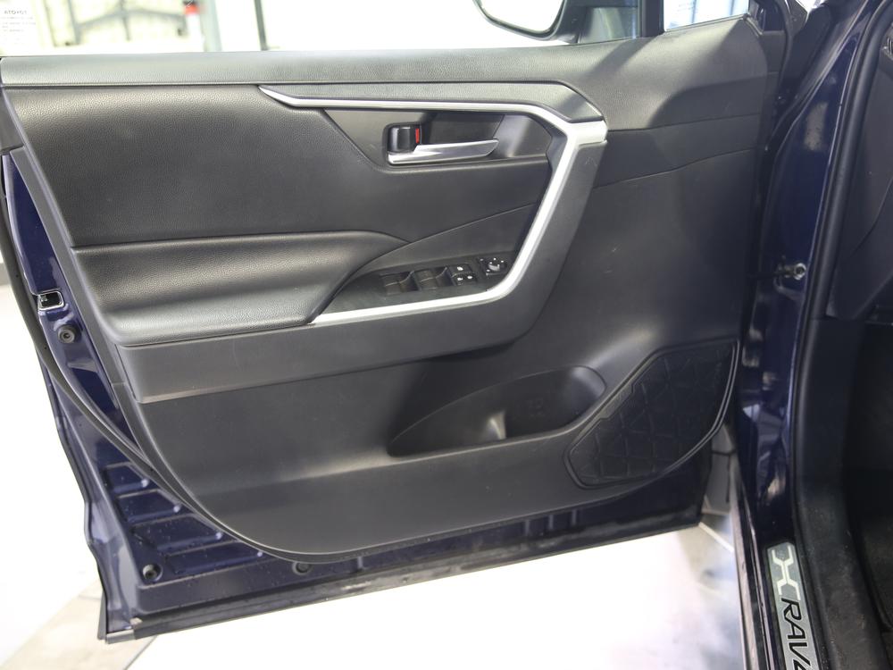 Toyota RAV4 XLE 2020 à vendre à Trois-Rivières - 19