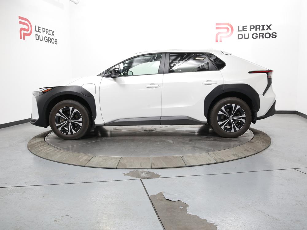 Toyota bZ4X XLE 2023 à vendre à Trois-Rivières - 7