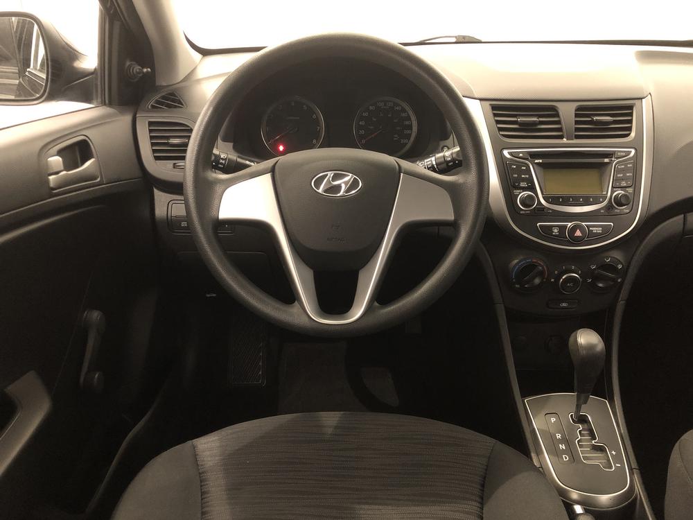 Hyundai Accent LE 2016 à vendre à Shawinigan - 9