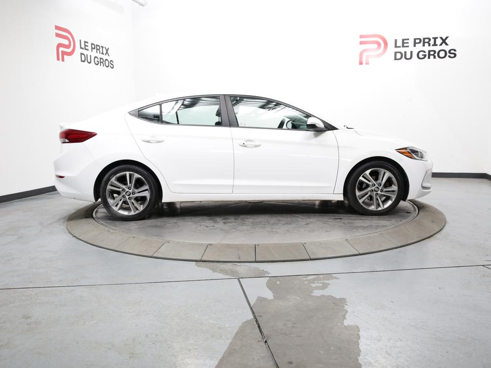 Hyundai Elantra SE 2017 à vendre à Trois-Rivières - 2
