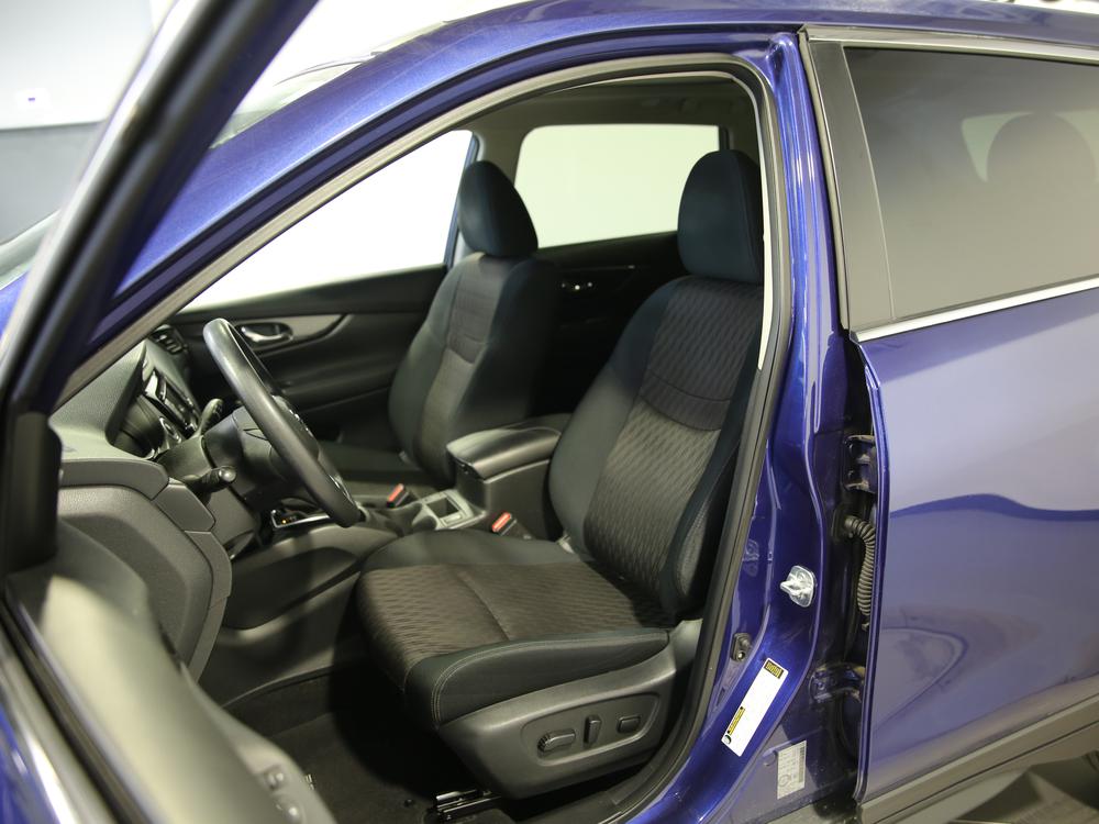 Nissan Rogue SV, AWD 2018 à vendre à Shawinigan - 24