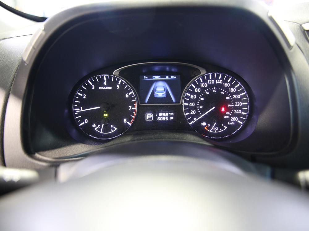 Nissan Pathfinder SV, 4WD 2015 à vendre à Donnacona - 32