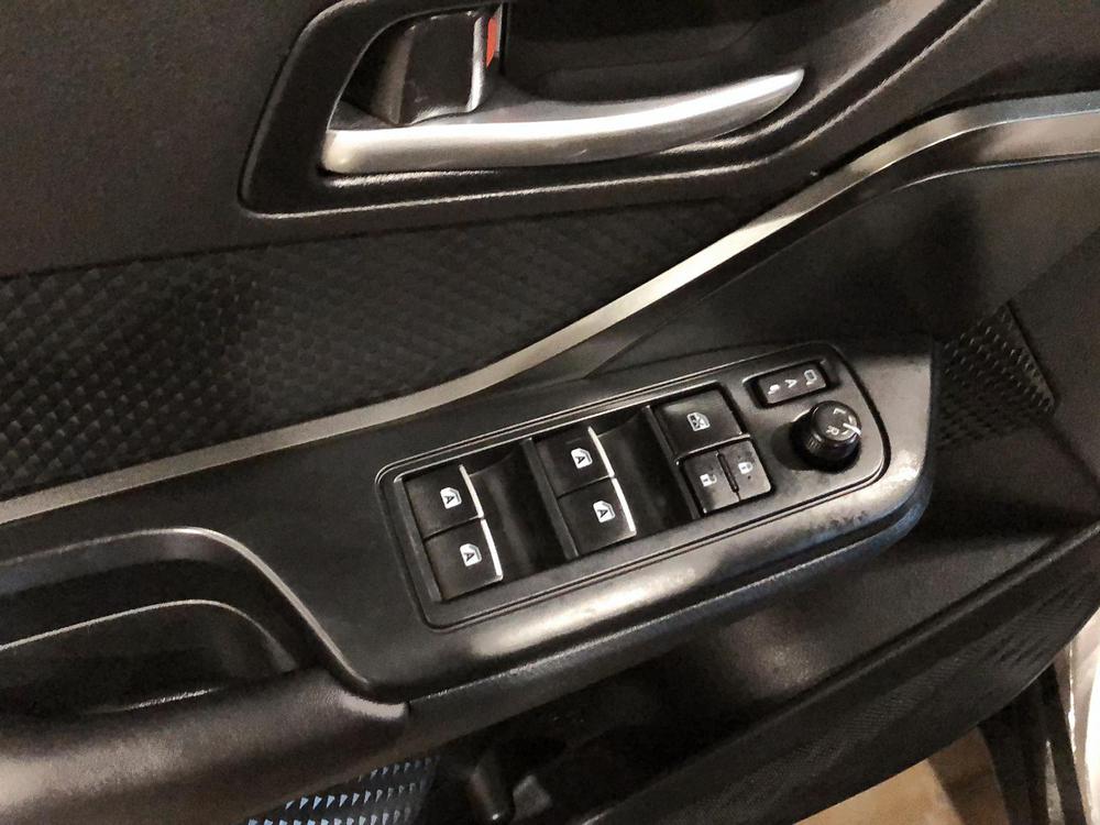 Toyota C-HR XLE 2018 à vendre à Nicolet - 11
