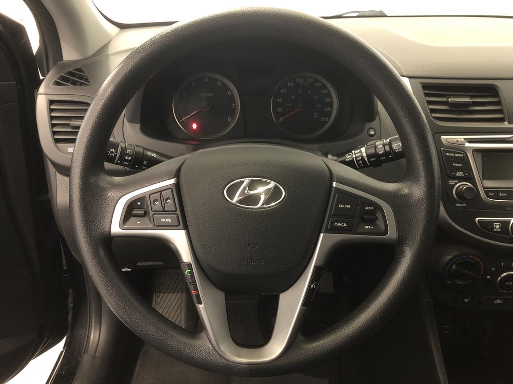 Hyundai Accent SE 2017 à vendre à Donnacona - 13