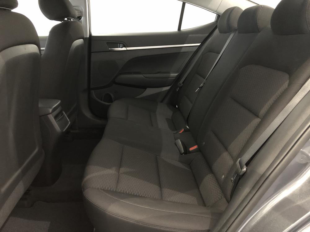 Hyundai Elantra Essential 2020 à vendre à Trois-Rivières - 24