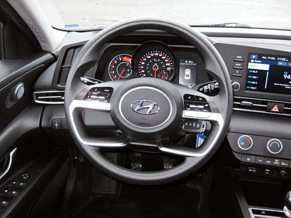 Hyundai Elantra Essential 2021 à vendre à Shawinigan - 14