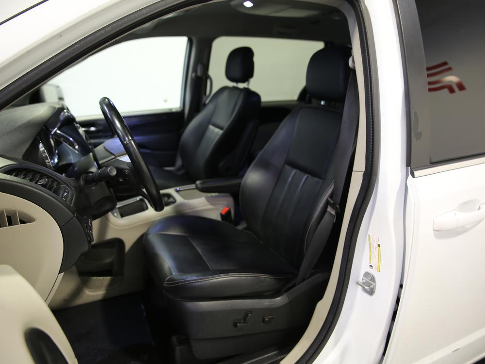Dodge Grand Caravan CREW PLUS 2019 à vendre à Trois-Rivières - 17