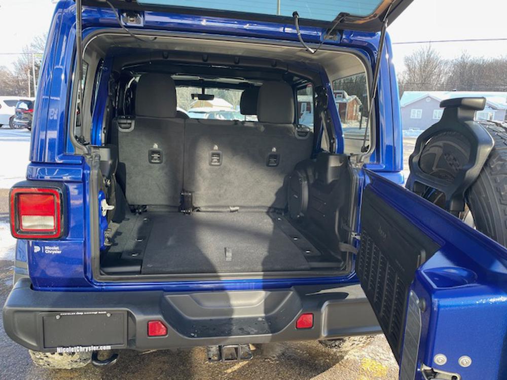 Jeep Wrangler Unlimited SAHARA,V6,HITCH,TEMPS FROID,2 TOITS 2019 à vendre à Trois-Rivières - 9