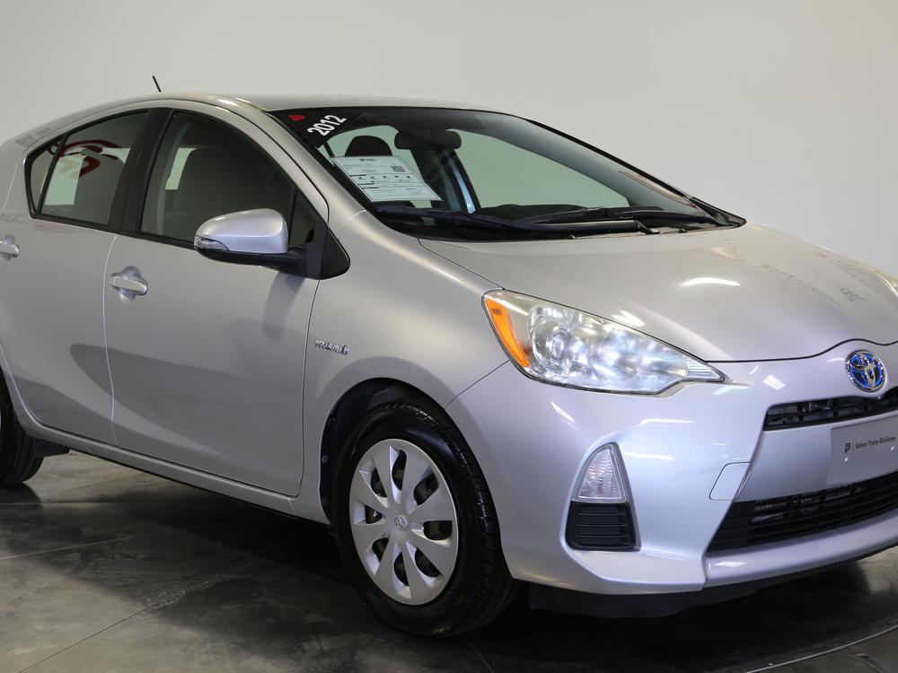 Toyota Prius c C TECH