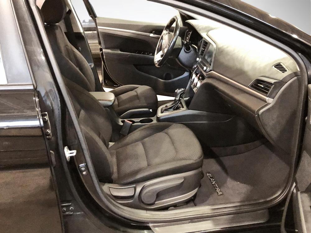 Hyundai Elantra Preferred 2019 à vendre à Trois-Rivières - 26