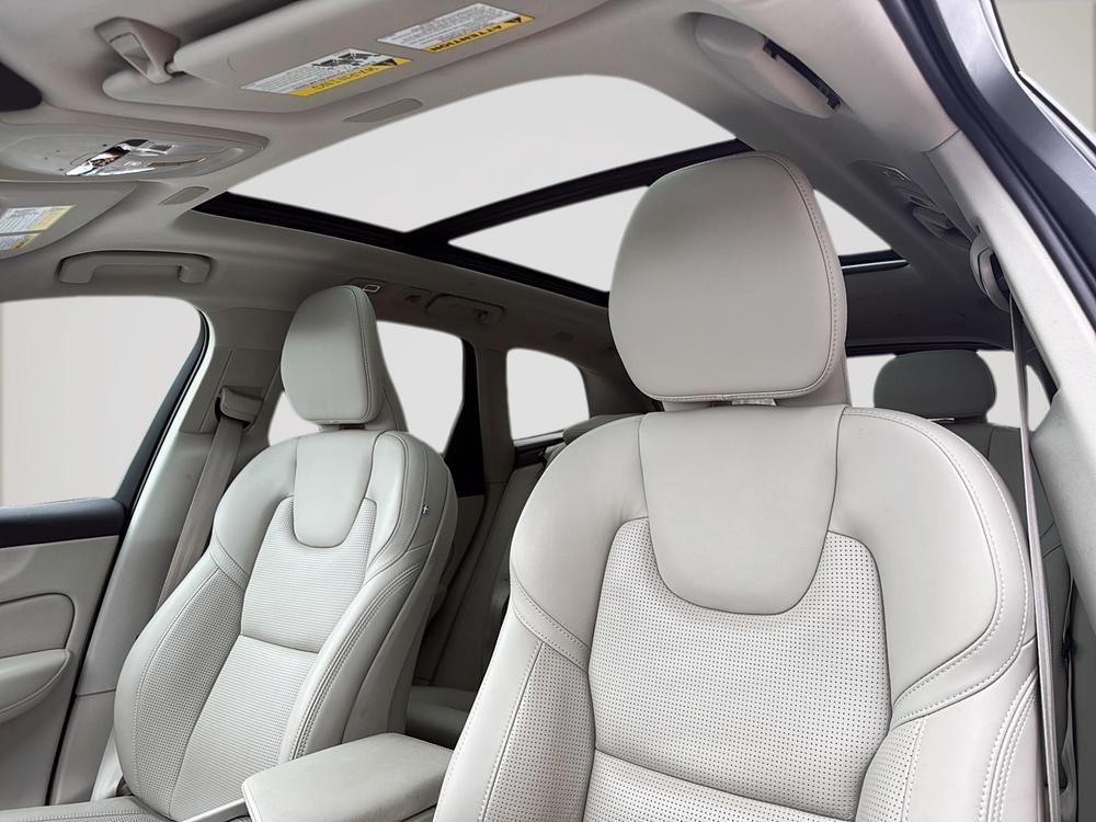 Volvo XC60 Recharge T8 ULTIMATE AWD 2023 d&rsquo;occasion à vendre - 13