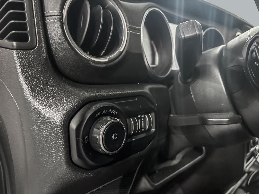 Jeep Wrangler Unlimited Sahara 2021 d&rsquo;occasion à vendre - 14