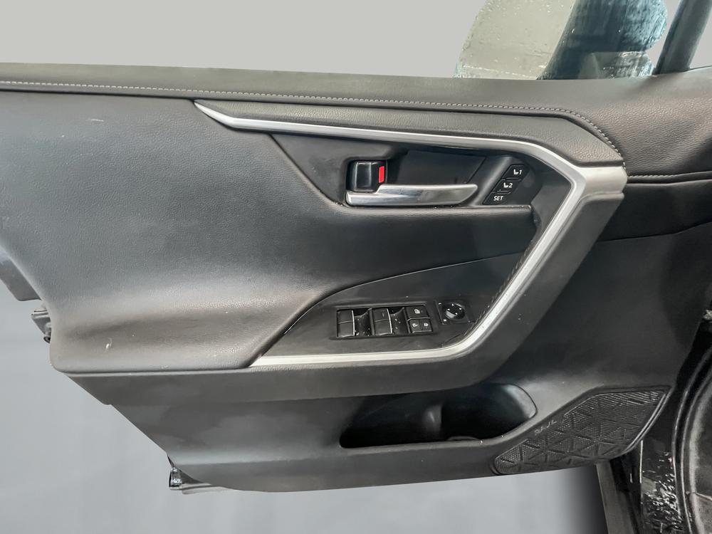 Toyota RAV4 LIMITED 2019 d&rsquo;occasion à vendre - 11