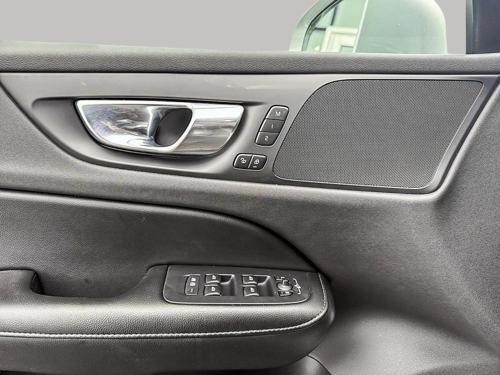 Volvo S60 T6 MOMENTUM AWD 2021 d&rsquo;occasion à vendre - 14