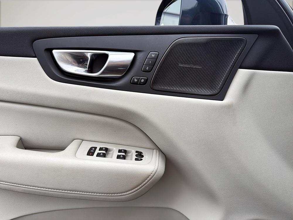 Volvo XC60 Recharge T8 ULTIMATE AWD 2023 d&rsquo;occasion à vendre - 16