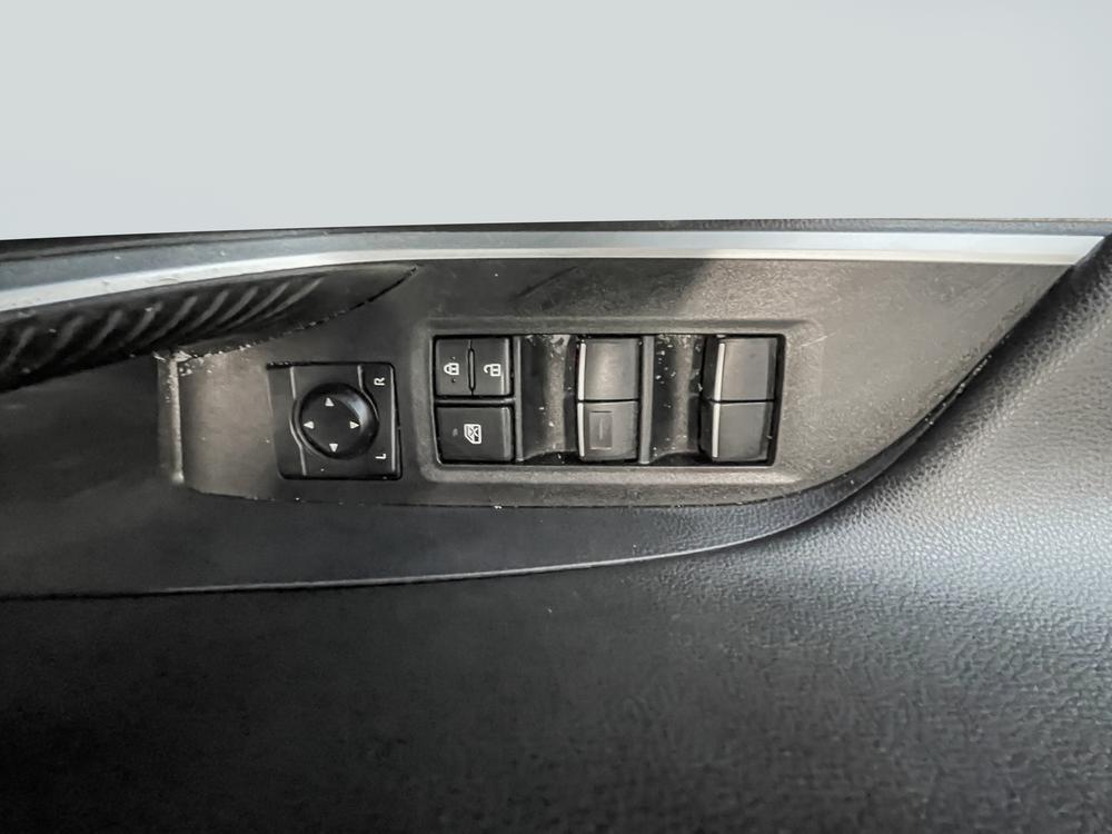 Toyota RAV4 LIMITED 2019 d&rsquo;occasion à vendre - 9