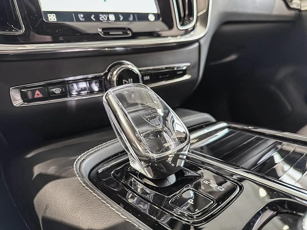 Volvo S60 hybride rechargeable T8 ULTRA BLACK EDITION 2025 d&rsquo;occasion à vendre - 18