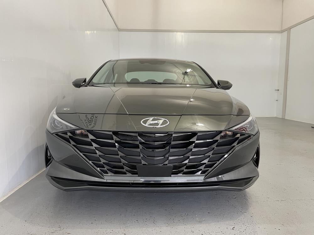 Hyundai Elantra Luxury 2023 d’occasion à vendre - 2