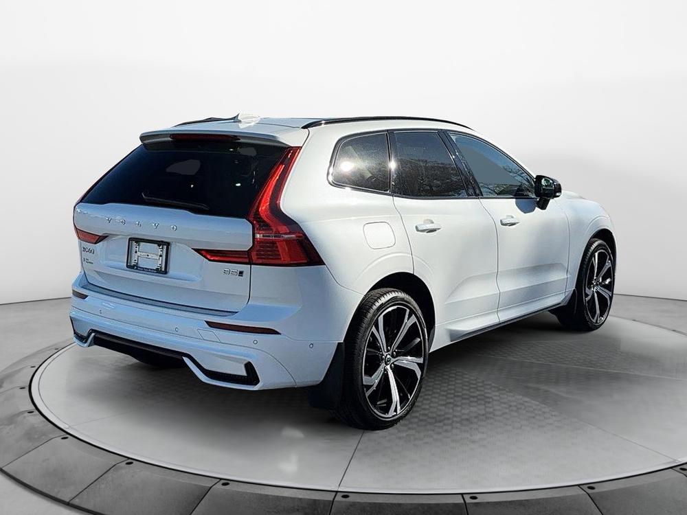 Volvo XC60 B5 ULTIMATE AWD // DARK THEME *DEMO* 2024 d’occasion à vendre - 3