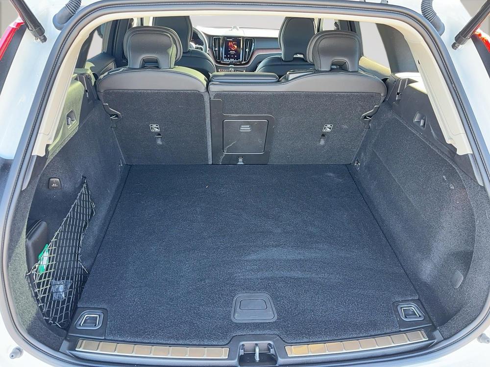 Volvo XC60 B5 ULTIMATE AWD // DARK THEME *DEMO* 2024 d’occasion à vendre - 14