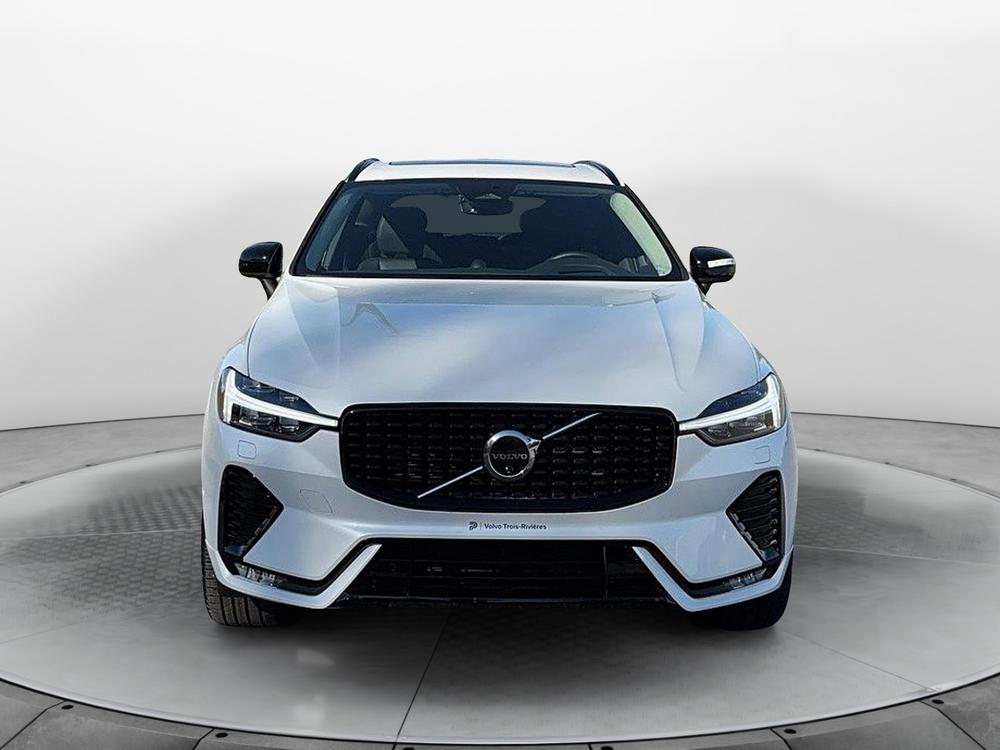 Volvo XC60 B5 ULTIMATE AWD // DARK THEME *DEMO* 2024 d’occasion à vendre - 2