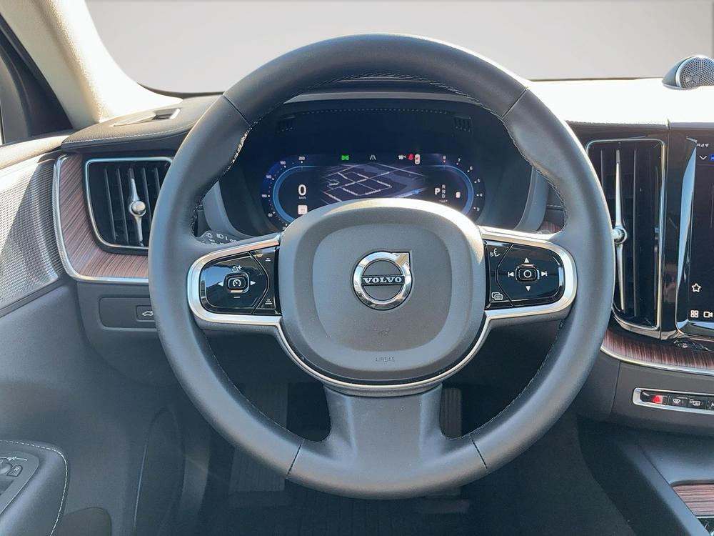 Volvo XC60 B5 ULTIMATE AWD // DARK THEME *DEMO* 2024 d’occasion à vendre - 18