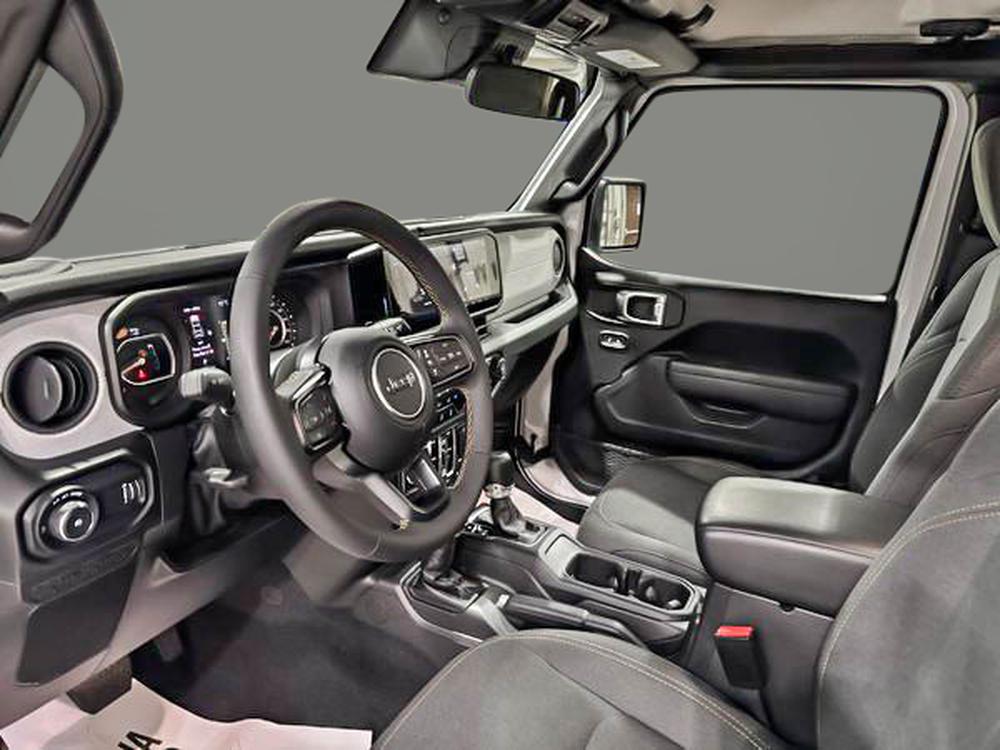 Jeep Wrangler Unlimited SPORT S 2 toits 2024 à vendre à Shawinigan - 14